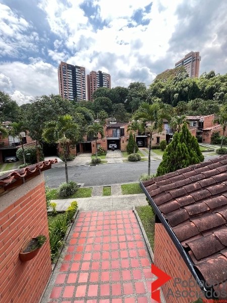 Casa en Arriendo en Loma De Las Brujas