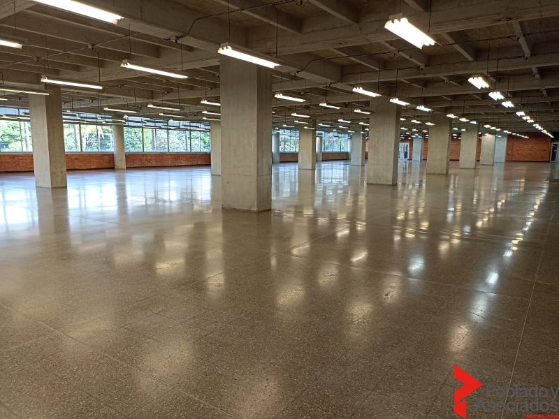 Oficina-Local en Arriendo en Guayabal