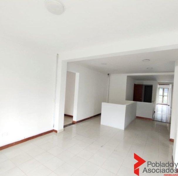 Casa-local en Arriendo en Poblado